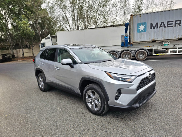 Toyota RAV 4 2022/ Silver LHD Petrol AT SUV Crossover 2WD view 3