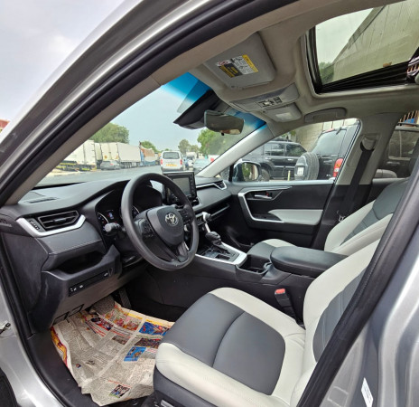 Toyota RAV 4 2022/ Silver LHD Petrol AT SUV Crossover 2WD view 9