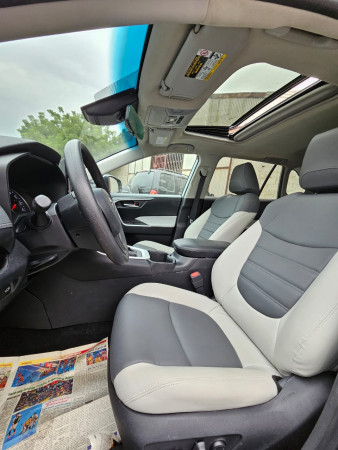 Toyota RAV 4 2022/ Silver LHD Petrol AT SUV Crossover 2WD view 10