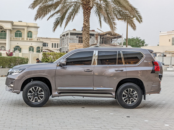 Toyota LAND CRUISER PRADO 2012  Grey LHD Petrol AT SUV 4WD view 2