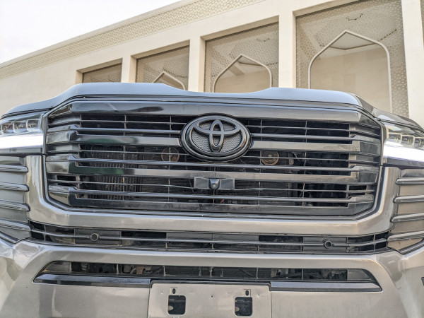 Toyota Land Cruiser 2013  Grey LHD Petrol AT SUV 4WD