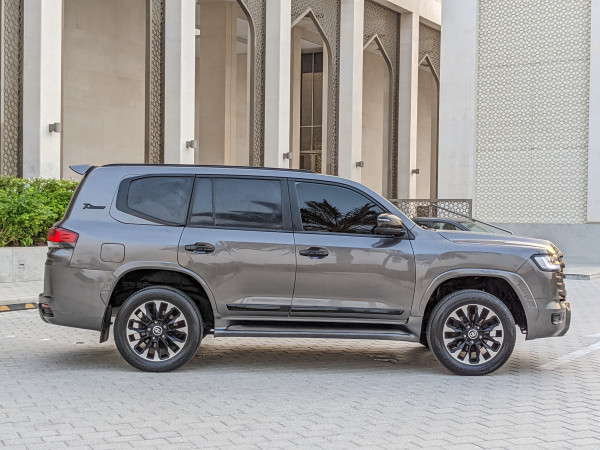Toyota Land Cruiser 2013  Grey LHD Petrol AT SUV 4WD view 2