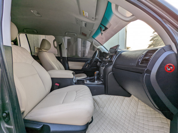 Toyota Land Cruiser 2013  Grey LHD Petrol AT SUV 4WD view 7