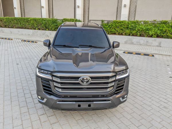 Toyota Land Cruiser 2014/ Grey LHD Petrol AT SUV 4WD view 4