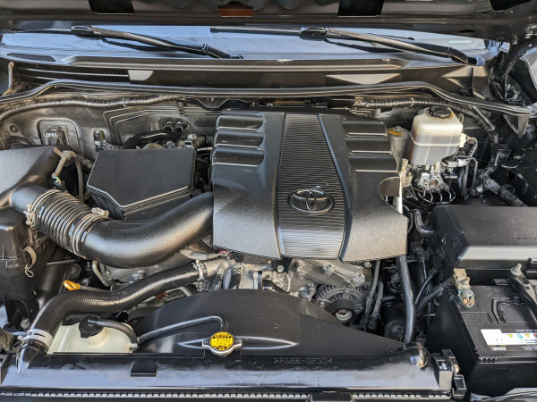 Toyota Land Cruiser 2014/ Grey LHD Petrol AT SUV 4WD view 21