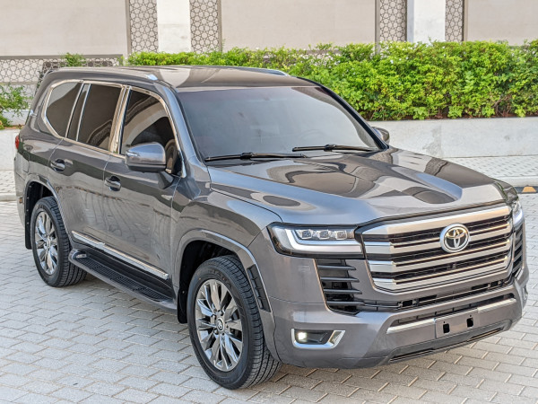 Toyota Land Cruiser 2014/ Grey LHD Petrol AT SUV 4WD view 30