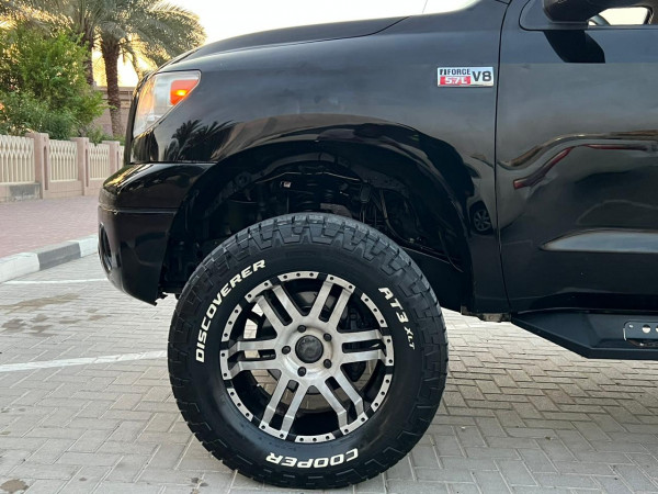 Toyota Tundra 2011/ Black LHD Petrol AT Pickup 4WD