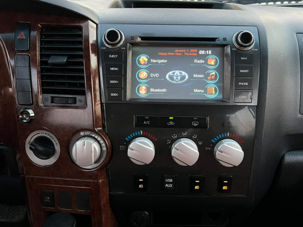 Toyota Tundra 2011/ Black LHD Petrol AT Pickup 4WD view 4