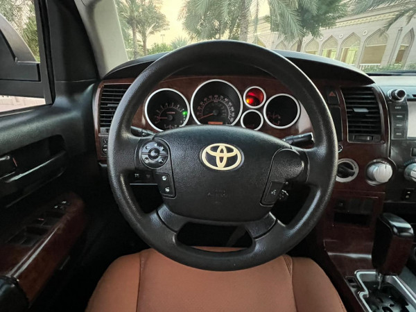 Toyota Tundra 2011/ Black LHD Petrol AT Pickup 4WD view 25