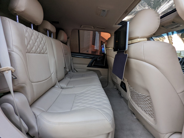 Toyota Land Cruiser 2014/ White LHD Petrol AT SUV 4WD