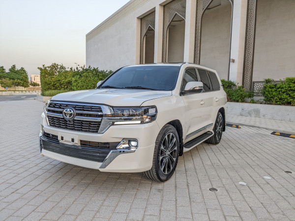 Toyota Land Cruiser 2014/ White LHD Petrol AT SUV 4WD view 6