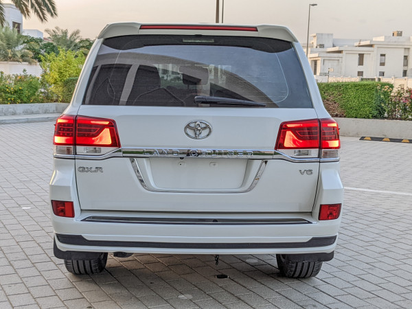 Toyota Land Cruiser 2014/ White LHD Petrol AT SUV 4WD view 8