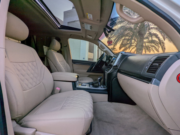 Toyota Land Cruiser 2014/ White LHD Petrol AT SUV 4WD view 22