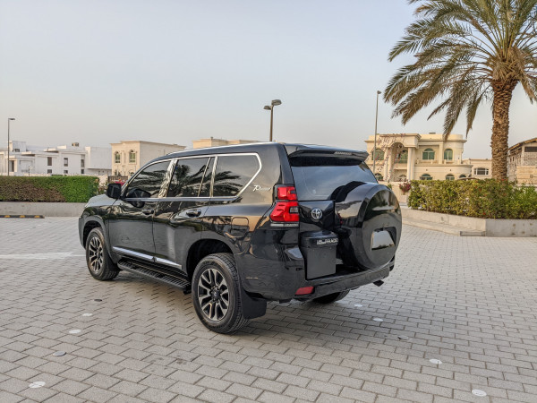 Toyota LAND CRUISER PRADO 2015  Black LHD Petrol AT SUV 4WD