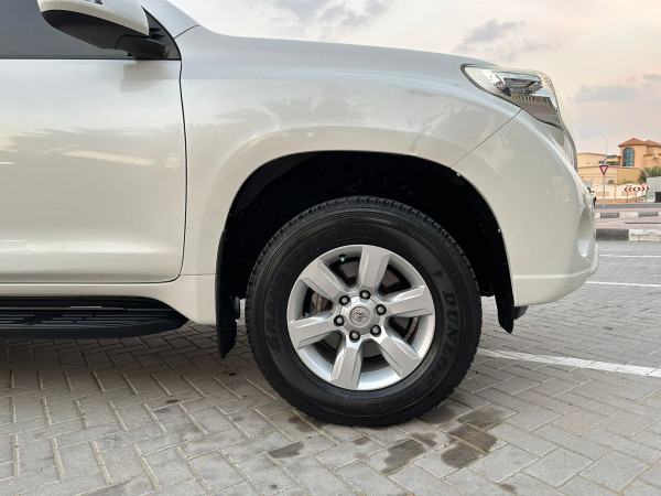 Toyota LAND CRUISER PRADO 2016/ White LHD Petrol AT SUV 4WD view 23