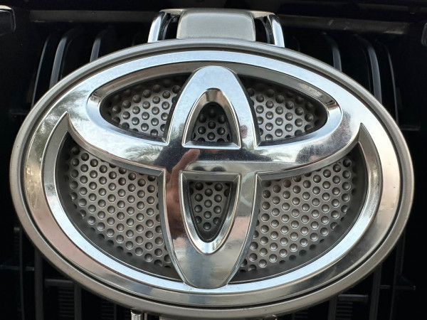 Toyota LAND CRUISER PRADO 2016/ White LHD Petrol AT SUV 4WD view 26
