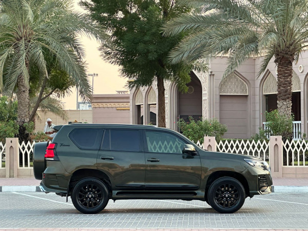 Toyota LAND CRUISER PRADO 2010  Green LHD Petrol AT SUV 4WD view 12