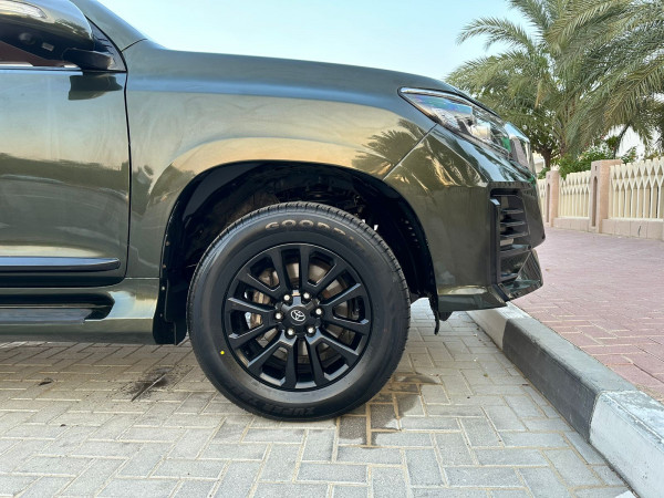 Toyota LAND CRUISER PRADO 2010  Green LHD Petrol AT SUV 4WD view 22