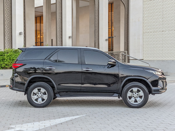 Toyota Fortuner 2016  Black LHD Petrol AT SUV 4WD view 4