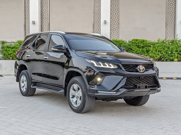 Toyota Fortuner 2016  Black LHD Petrol AT SUV 4WD view 5