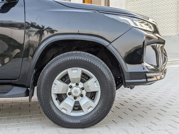 Toyota Fortuner 2016  Black LHD Petrol AT SUV 4WD view 16
