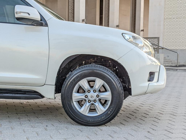 Toyota LAND CRUISER PRADO 2011  White LHD Petrol AT SUV 4WD