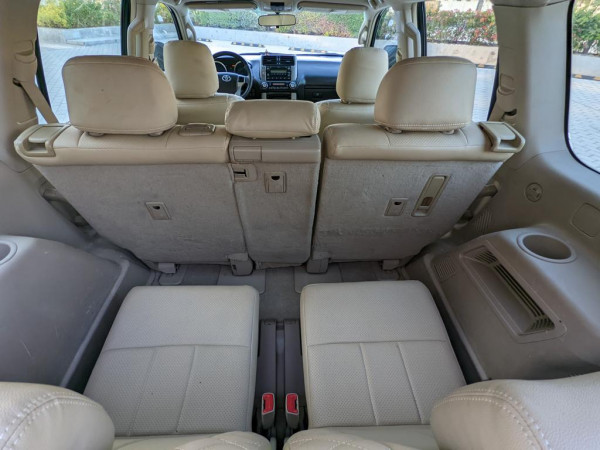 Toyota LAND CRUISER PRADO 2011  White LHD Petrol AT SUV 4WD view 7