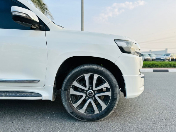Toyota Land Cruiser 2008/ White LHD Petrol AT SUV 4WD