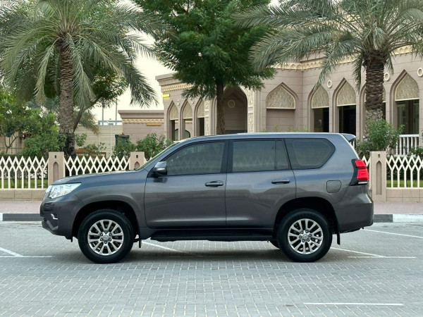 Toyota LAND CRUISER PRADO 2018/ Grey LHD Petrol AT SUV 4WD view 4