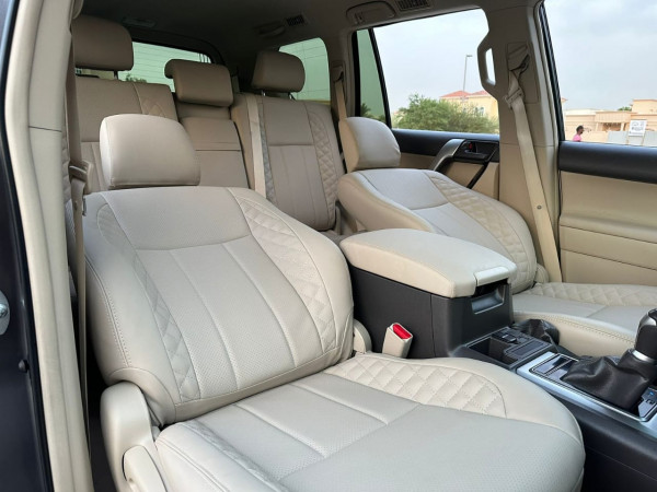 Toyota LAND CRUISER PRADO 2018/ Grey LHD Petrol AT SUV 4WD view 6