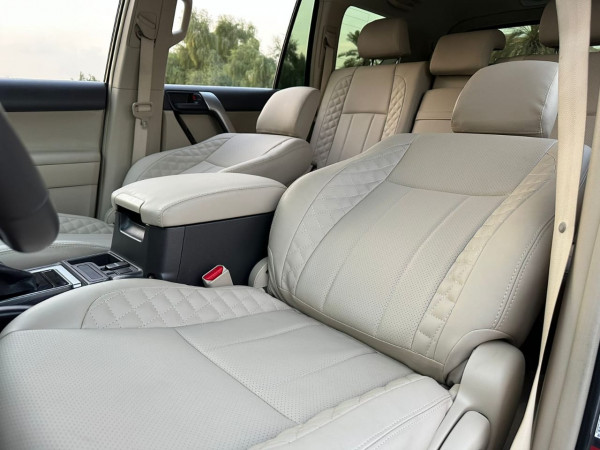 Toyota LAND CRUISER PRADO 2018/ Grey LHD Petrol AT SUV 4WD view 8