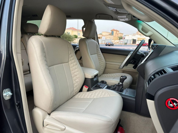 Toyota LAND CRUISER PRADO 2018/ Grey LHD Petrol AT SUV 4WD view 9