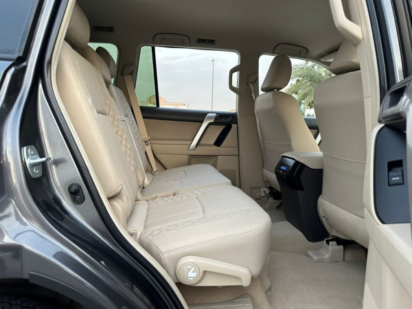 Toyota LAND CRUISER PRADO 2018/ Grey LHD Petrol AT SUV 4WD view 16