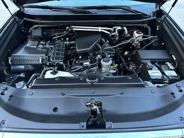 Toyota LAND CRUISER PRADO 2018/ Grey LHD Petrol AT SUV 4WD view 17