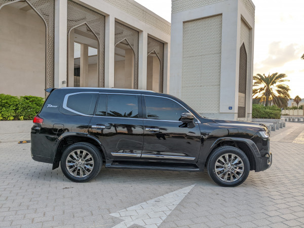 Toyota Land Cruiser 2008  Black LHD Petrol AT SUV 4WD view 5