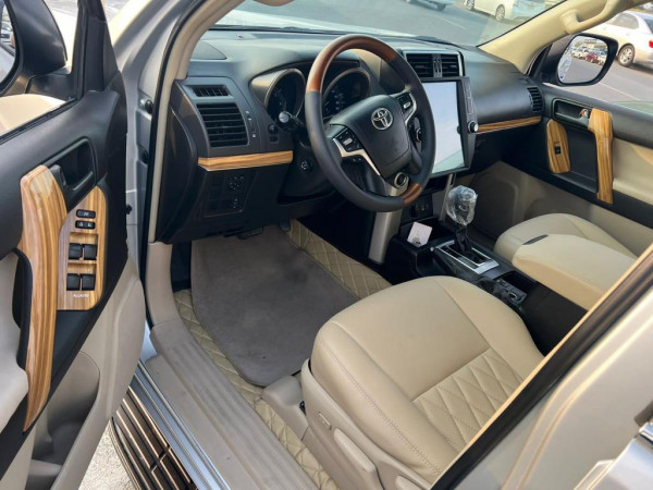 Toyota LAND CRUISER PRADO 2010  Silver LHD Petrol AT SUV 4WD view 3