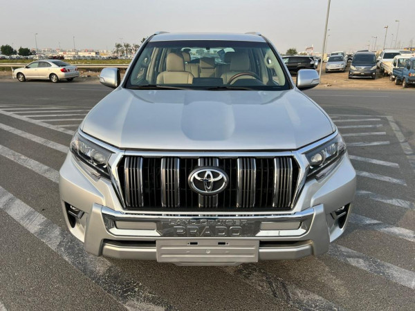 Toyota LAND CRUISER PRADO 2010  Silver LHD Petrol AT SUV 4WD view 10