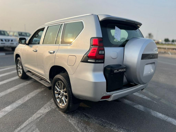 Toyota LAND CRUISER PRADO 2010  Silver LHD Petrol AT SUV 4WD view 11