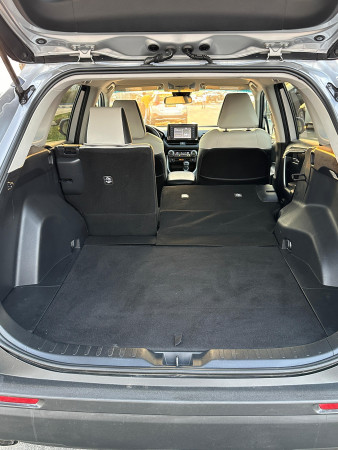 Toyota RAV 4 2020  Silver LHD Petrol AT SUV Crossover 2WD view 3