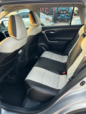 Toyota RAV 4 2020  Silver LHD Petrol AT SUV Crossover 2WD view 4