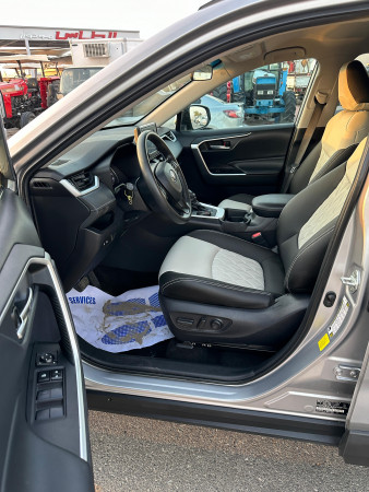 Toyota RAV 4 2020  Silver LHD Petrol AT SUV Crossover 2WD view 10