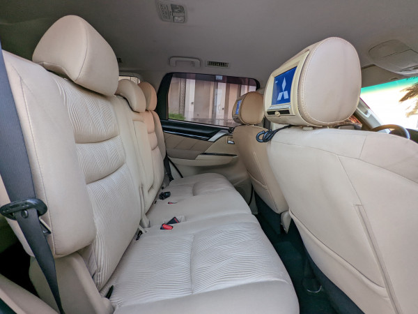 Mitsubishi Montero 2016  Maroon LHD Petrol AT SUV 2WD view 5