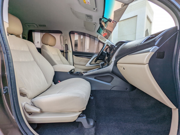 Mitsubishi Montero 2016  Maroon LHD Petrol AT SUV 2WD view 7