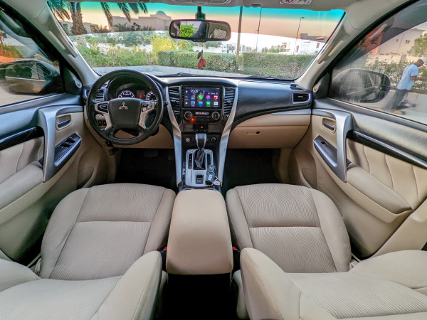 Mitsubishi Montero 2016  Maroon LHD Petrol AT SUV 2WD view 8