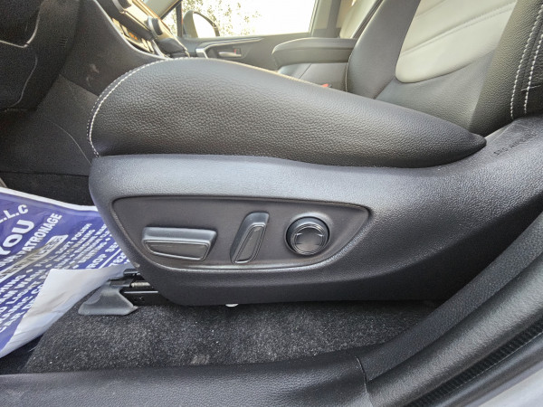 Toyota RAV 4 2020  Silver LHD Petrol AT SUV Crossover 4WD view 7