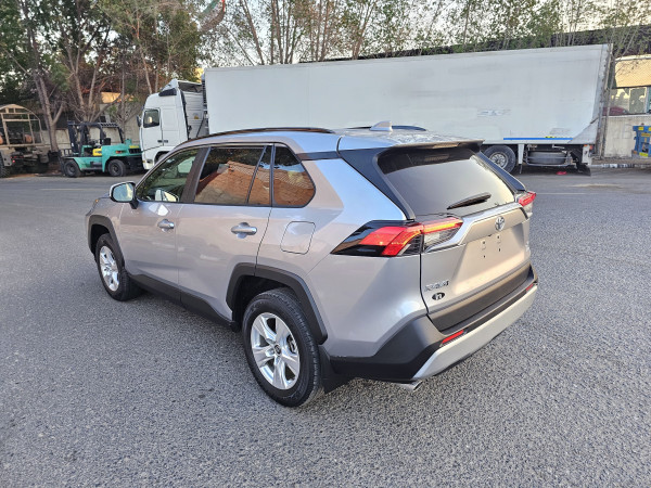 Toyota RAV 4 2020  Silver LHD Petrol AT SUV Crossover 4WD view 14