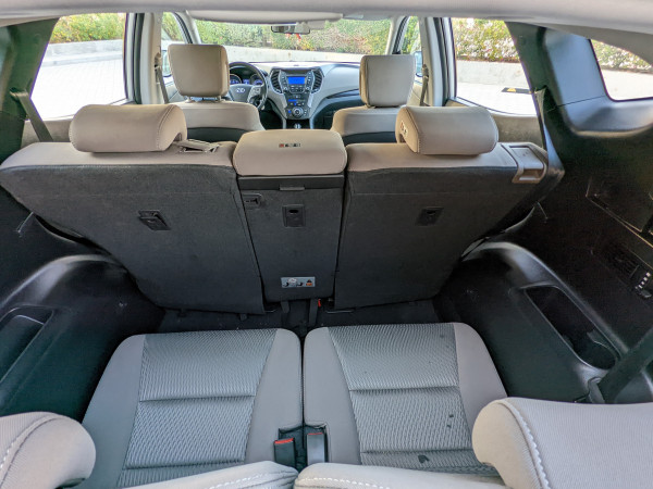 Hyundai Santa Fe 2013/ Silver LHD Petrol AT SUV 4WD view 4