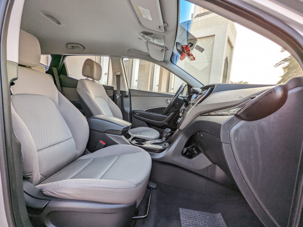 Hyundai Santa Fe 2013/ Silver LHD Petrol AT SUV 4WD view 5