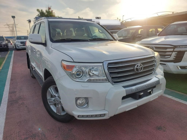 Toyota Land Cruiser 2015  White LHD Petrol AT SUV 4WD