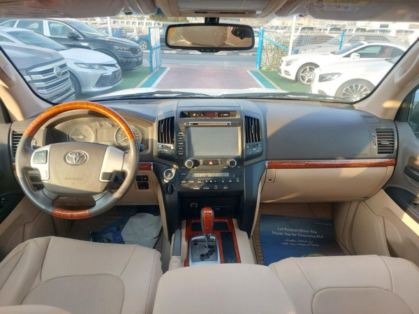 Toyota Land Cruiser 2015  White LHD Petrol AT SUV 4WD view 6